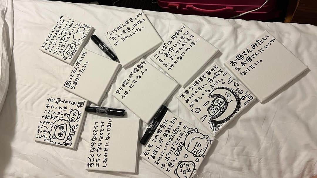326のインスタグラム：「こんな感じで描いてます 会場で仕上げようかな」