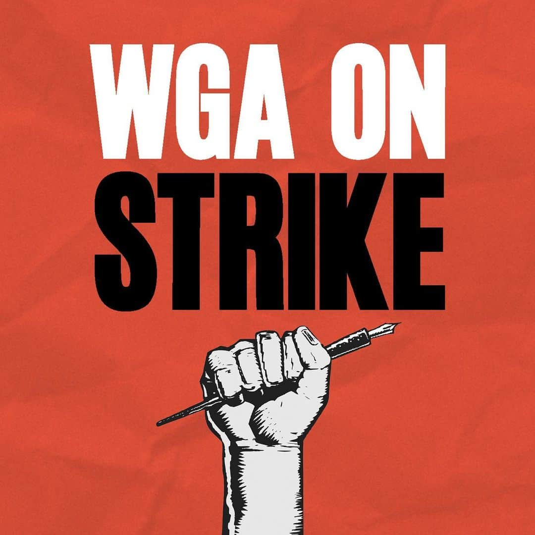 クリス・ウッドのインスタグラム：「I’m a proud member of the WGA, and this week I’ve been out there with my fellow writers walking the picket lines. Change is necessary, and the studios have made it clear: they are determined to undermine working conditions for writers, and to increase their profits by shortchanging the people who create the stories they’re selling.  And writers aren’t the only ones getting taken advantage of by the studios. It’s been awesome to see the support from all the other Hollywood unions, and fellow members walking the picket lines. We’re all in this together. Get out there and join us. We need fairness on the table in these negotiations, and the only way we’re going to get it is through our collective action.  Oh and if you think there’s nothing good to watch now… wait for all the AI shows coming your way.  #WGAStrong #WGAStrike」