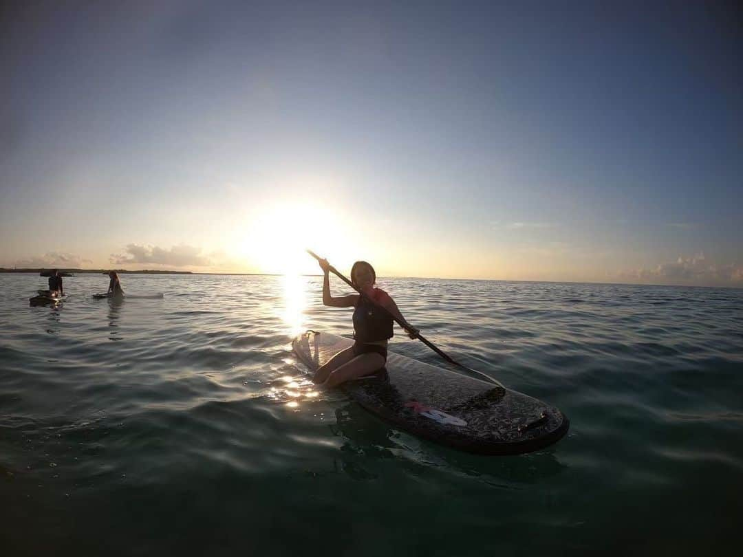 菅長愛子さんのインスタグラム写真 - (菅長愛子Instagram)「🌈🌞🌻🐠🍉🌺  sup楽しかったなー。 また行けるようにがんばろ🏄‍♀️🌊  産後の身体作りからの、夏に向けての身体作り始まってます🎐  #ジム #トレーニング #ダイエット #ボディメイク #筋トレ #ワークアウト #姿勢改善 #ヒップアップ #オンライントレーニング #腹筋女子 #O脚改善 #二の腕 #背中美人 #美尻 #家トレ#gym #training #workout #personaltraining #diet #instagood #自重トレーニング #宅トレ #産後 #男の子ママ #出産 #産後ママ #産後ママダイエット #産後ダイエット」5月5日 7時03分 - aiko_suganaga