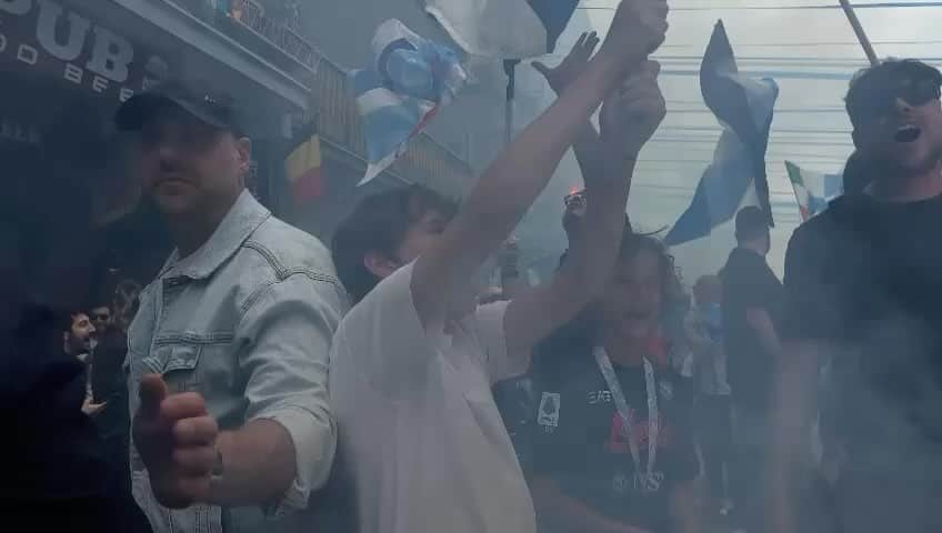 のインスタグラム：「Per questa eredita e per tutti i bel momenti vissuti vi voglio fare gli auguri e complimentti per questo nuovo titolo.Meritate questo e molto di piu.Forza Napoli sempre 💪…」