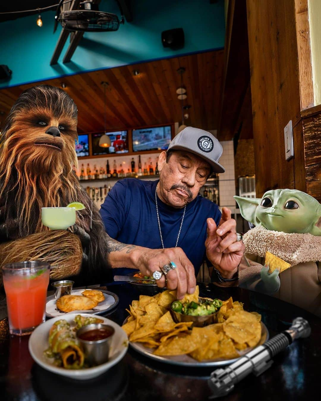 ダニー・トレホさんのインスタグラム写真 - (ダニー・トレホInstagram)「May the Fourth be with you! 🌮  Why can’t you count on Yoda to pick up the bar tab? He’s always a little short 🤣  We’re in great company over here, come join us! We’re open until 9pm today with #happyhour at our La Brea, Santa Monica, and Hollywood locations until 5pm!   📍Santa Monica 316 Santa Monica Blvd 90401  📍La Brea 1048 S La Brea Ave 90028  📍Hollywood Cantina 1556 N Cahuenga Blvd 90028  #trejostacos #trejosdonuts #trejoscoffeeanddonuts #trejoscantina #trejoscerveza #dannytrejo #tacos #happyhour」5月5日 7時54分 - officialdannytrejo