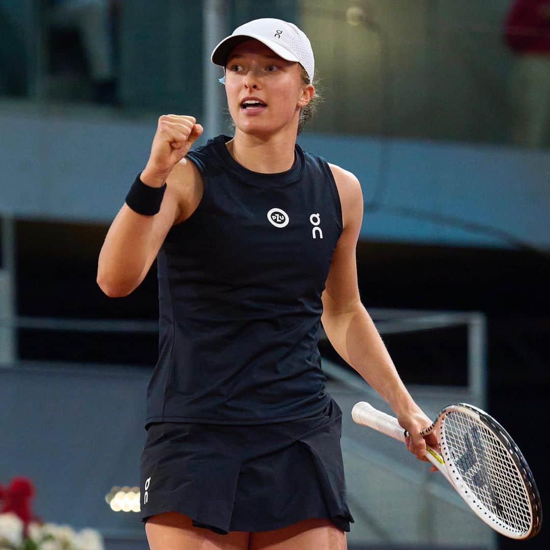 WTA（女子テニス協会）のインスタグラム：「Storming into the final 💪  @iga.swiatek will have a chance to capture her first @mutuamadridopen title as she takes on 2021 champion Sabalenka on Saturday!  #MMOPEN」