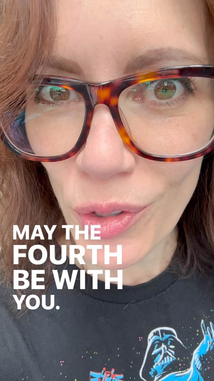エミリー・スワローのインスタグラム：「When I was a kid, I thought I wanted to AVOID being called a nerd.  Now it makes my heart warm and fuzzy.  #iykyk   #thisistheway #themandalorian #anewhope #theempirestrikesback #returnofthejedi #starwars #thearmorer #nerds」