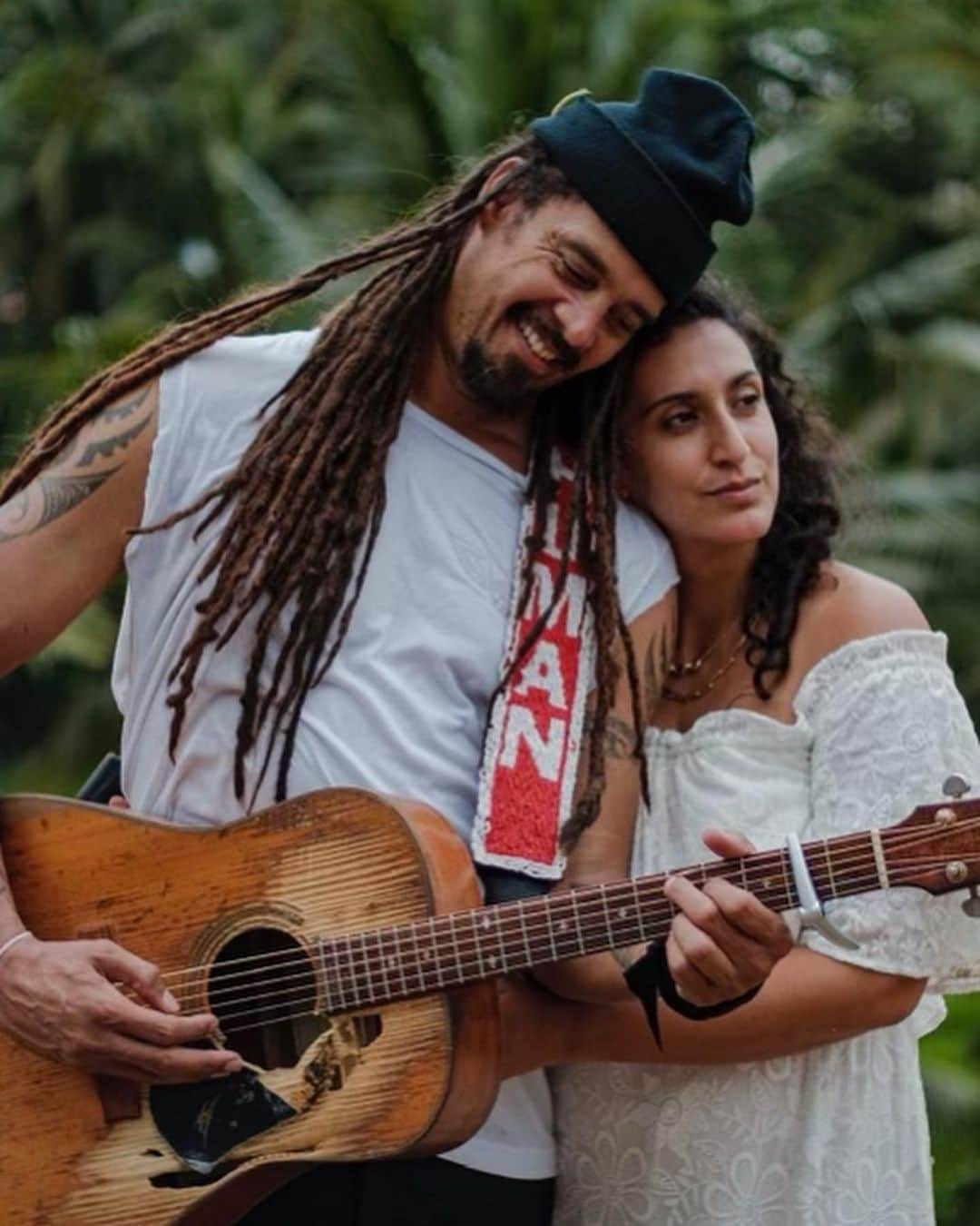 マイケル・フランティさんのインスタグラム写真 - (マイケル・フランティInstagram)「Photo dump! Life lately in Bali - spending time with Taj and @saraagahfranti before heading out to the USA for the #BigBigLove tour, rehearsals with the full band in Bali, and a monumental night at @soulshinebali having our first concert here (with the full band in 10 years! 3rd photo) Sara and I had envisioned this night for the past three years while we expanded Soulshine during some very uncertain times, so it was a very emotional night for all of us!  Soaking in these special moments and… we’re ready to kick off the tour SOON!✌🏾🔥  PS… who else loves the rainbow bathroom at #Soulshine? 🙌🏾  #photodump #carousel #lifelately #bali #michaelfranti」5月5日 8時04分 - michaelfranti