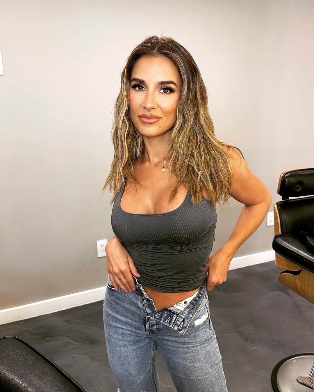 Jessie Jamesさんのインスタグラム写真 - (Jessie JamesInstagram)「A quick New York minute🗽✈️🤌🏽 Can’t wait to share with y’all what went down 🔥」5月5日 8時38分 - jessiejamesdecker