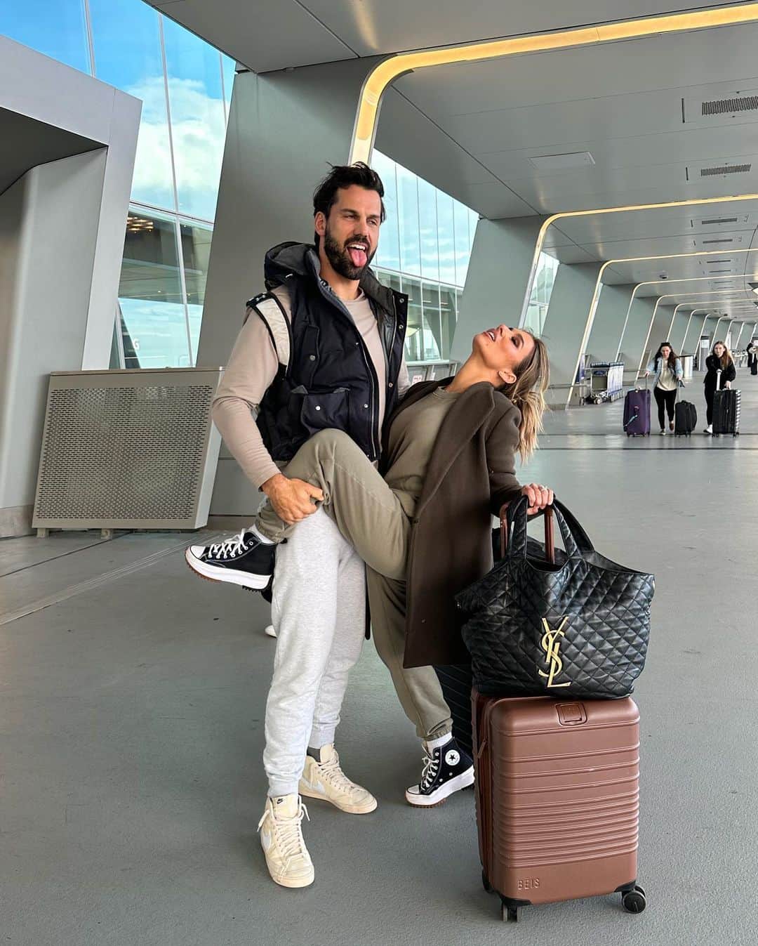 Jessie Jamesさんのインスタグラム写真 - (Jessie JamesInstagram)「A quick New York minute🗽✈️🤌🏽 Can’t wait to share with y’all what went down 🔥」5月5日 8時38分 - jessiejamesdecker