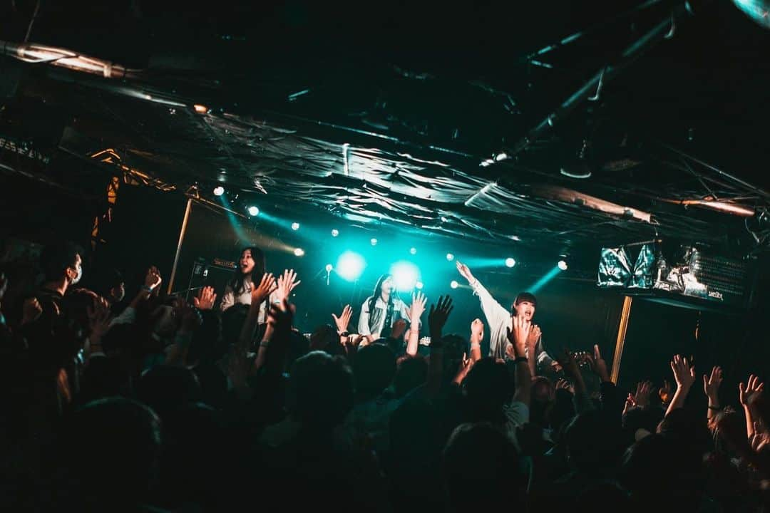 リアルさんのインスタグラム写真 - (リアルInstagram)「ЯeaL Яock Яevolution 10th anniversary EP『Our New ЯeaL』release tour  2023.04.29 @ SHELTER  Thank you!!  photo by （ @akanem515 ） #ЯeaL #ЯeaL10周年」5月5日 19時56分 - real.girlsband