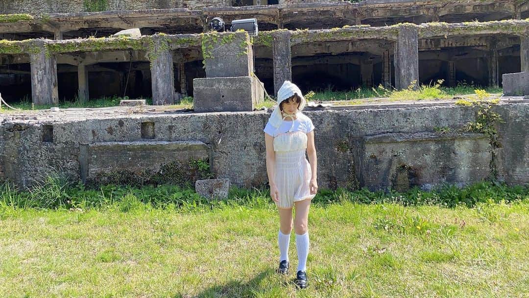 小藪奈央さんのインスタグラム写真 - (小藪奈央Instagram)「. Sado Island in Niigata  Laputa vibe  I love the ruins 🪨  日帰りで佐渡島へ。 ラピュタの世界✨ かなり急ぎでまわったので泊まるのをおすすめします。」5月5日 18時36分 - nao_now