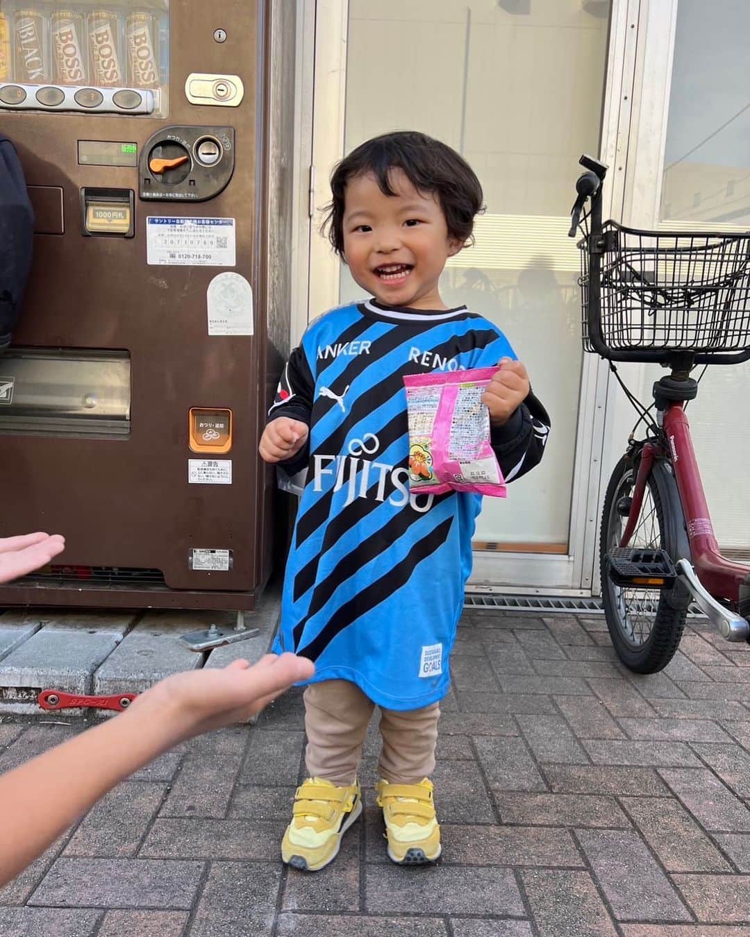 のインスタグラム：「こどもの日🎏  我が家のクルクルボーイです🧑‍🦱笑」