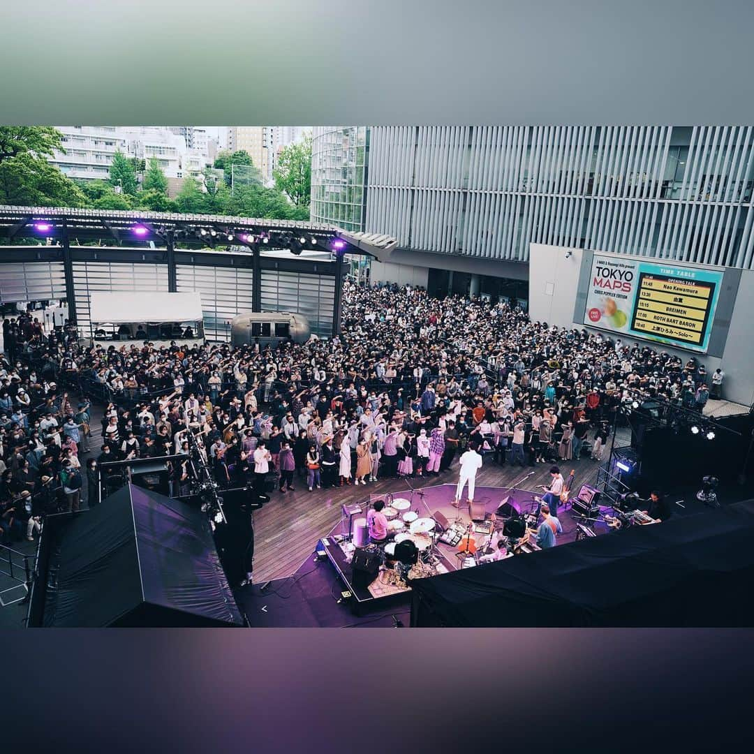 J-WAVEさんのインスタグラム写真 - (J-WAVEInstagram)「#ROTHBARTBARON 撮りおろし写真 公開  フリーライブイベント J-WAVE & Roppongi Hills present TOKYO M.A.P.S Chris Peppler EDITION  ゴールデンウィークの5/5(金祝)、6日(土)の2日間、 六本木ヒルズアリーナにて開催中🌐  初日5日に登場！ ROTH BART BARON（ @rothbartbaron ）の ライブ写真を公開✨  Photo by 上飯坂一 @kamiiisaka  ■セットリスト M1 HOWL M2 KAZE M3 Ubugoe M4 赤と青 M5 月に吠える M6 けもののなまえ M7 極彩 | IGL(S) M8 鳳と凰  【イベント概要】 J-WAVE & Roppongi Hills present TOKYO M.A.P.S Chris Peppler EDITION  日程：2023年5月5日（金祝）、6日（土） 会場：六本木ヒルズアリーナ 　　 （東京都港区六本木6-10-1） 出演：後日発表 入場：無料 主催：J-WAVE（81.3FM）/ 六本木ヒルズ 問い合わせ：六本木ヒルズ総合インフォメーション tel:0364066000（11:00～19:00） 公式サイト：https://www.tokyomaps.jp/  #jwave #tokyomaps」5月5日 18時41分 - jwave813