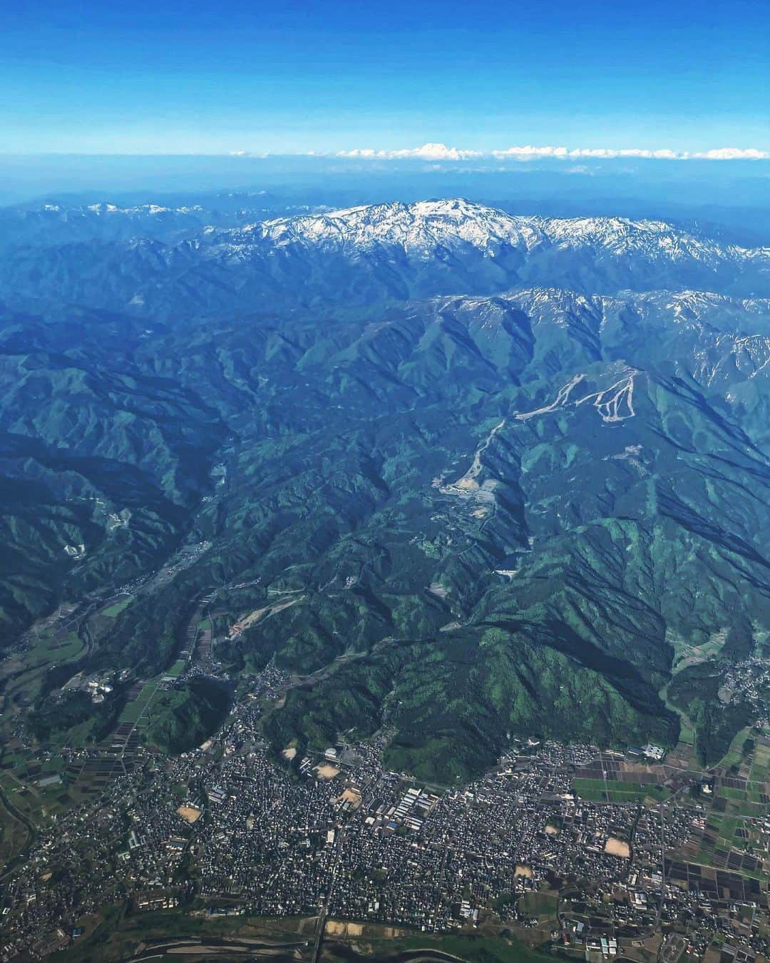 滝波宏文のインスタグラム：「#白山 #法恩寺山 #スキージャム勝山 #春 #勝山 #体育館 #ジオアリーナ #勝山高校 #福井県立恐竜博物館 #恐竜 #博物館 #福井県 #福井 #勝山市 #奥越 #fukui #アルバム整理   #ふるさとを守る #日本を守る #強くて優しい #くに創り #参議院議員 #滝波宏文  #たきなみ宏文 #たきなみ #自民党 #自由民主党」