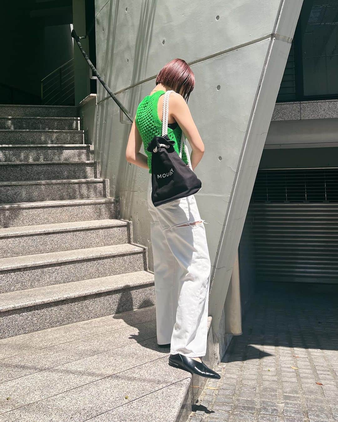 MOUSSY SNAPさんのインスタグラム写真 - (MOUSSY SNAPInstagram)「#MOUSSYSNAP @reina_watanabe7168 168cm  ・CROCHET TANK(010GSH70-0450) ・CUT OUT WIDE STRAIGHT(010GSS11-0320) ・SOUVENIR SHOPPER POOL BAG(010GST51-1280) ・POINTED FLAT MULE(010GSK52-0600) 全国のMOUSSY店舗／SHEL'TTER WEBSTORE／ZOZOTOWNにて発売中。  #MOUSSY #MOUSSYJEANS #デニムコーデ #デザインデニム #クロシェニット #春コーデ」5月5日 18時51分 - moussysnap
