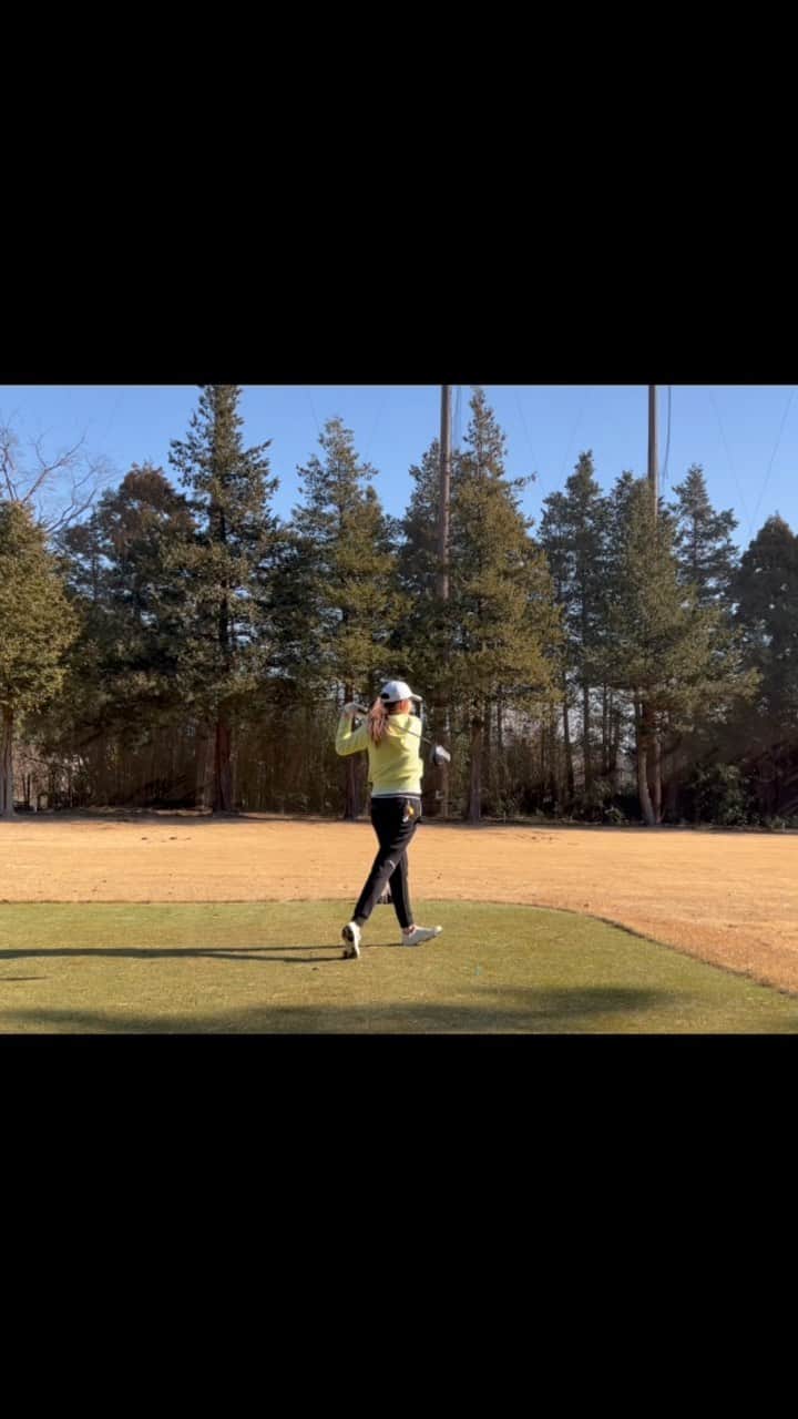利水翔のインスタグラム：「. GOLF🏌️‍♀️⛳️  #ootd #golf #golfcode #autumn  #ゴルフ #ゴルフ女子  #ゴルフコーデ #キャロウェイ #キャロウェイアパレル #利水つばさ #ゴルフ初心者女子  #ファインダー越しの私の世界」