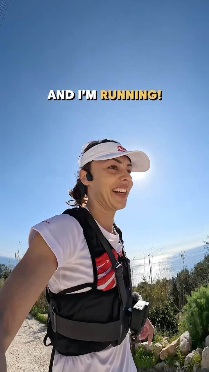 レッドブルのインスタグラム：「running for fun *and* a good cause? sign us 🆙  join the Wings For Life World Run on the 7th of May 11am UTC. you can sign up until 1 hour before the run starts. and you can run from anywhere! just download the app and join the world’s biggest running event 🔥🗺️🏃  #redbull #givesyouwiiings #wingsforlife #wingsforlifeworldrun #wflwr #running #fitness #spinalcordinjury」