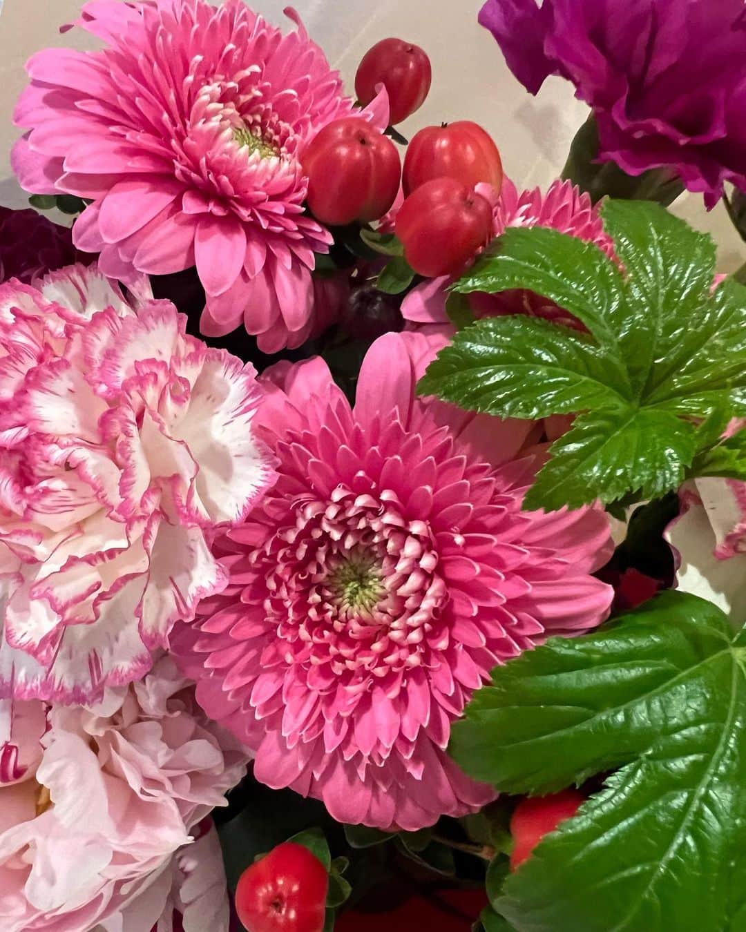 Dorothy Little Happyのインスタグラム：「✿ #新曲 にて 素敵な #花束 をありがとうございました💐」