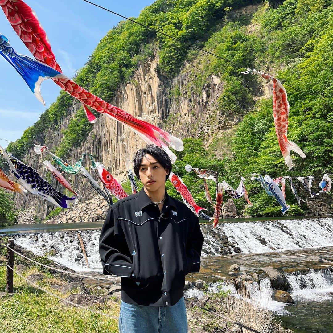 佐藤綾人さんのインスタグラム写真 - (佐藤綾人Instagram)「🎏🪨✨  #材木岩 #材木岩公園」5月5日 19時15分 - ayt.0601