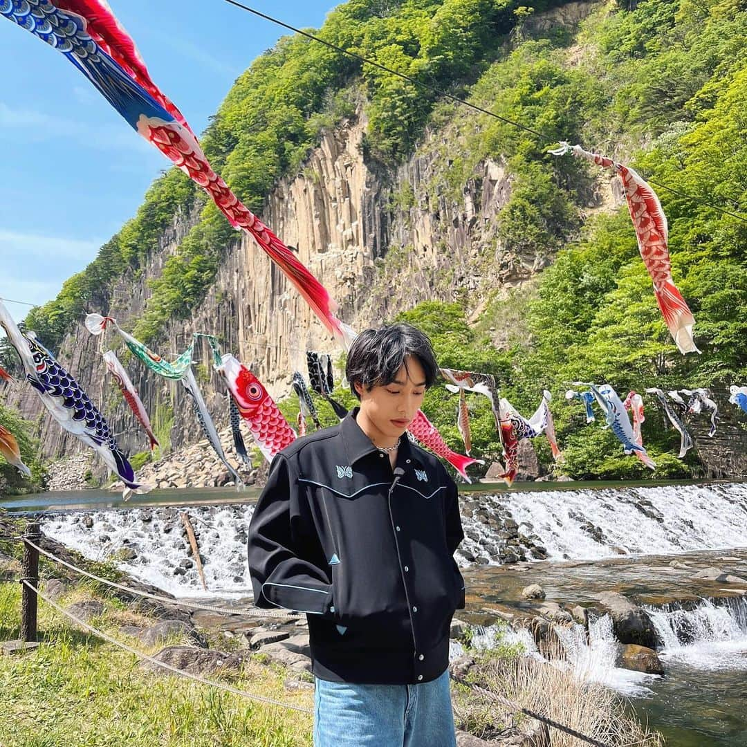 佐藤綾人さんのインスタグラム写真 - (佐藤綾人Instagram)「🎏🪨✨  #材木岩 #材木岩公園」5月5日 19時15分 - ayt.0601