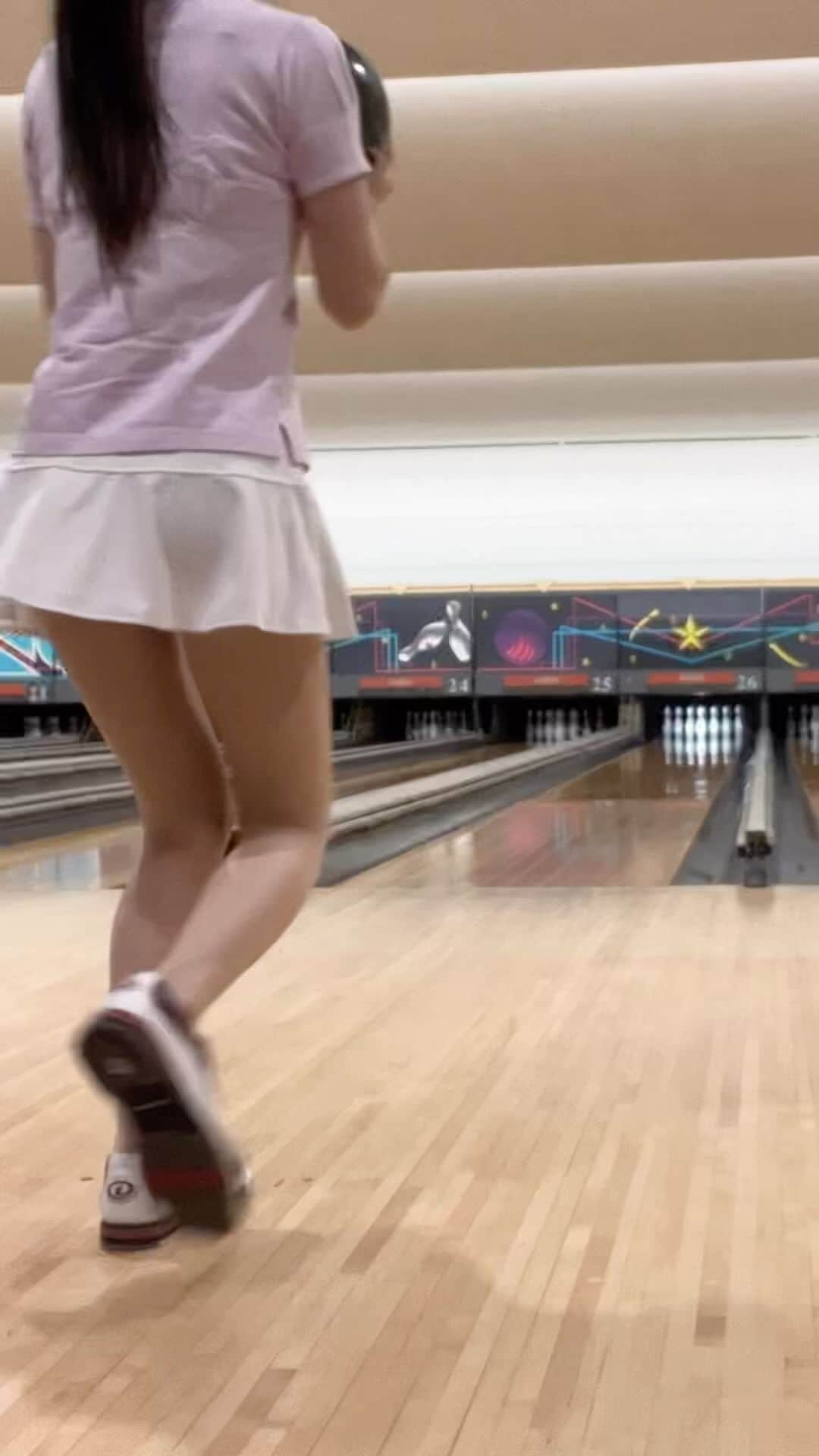 ボーリング  パンチラ 