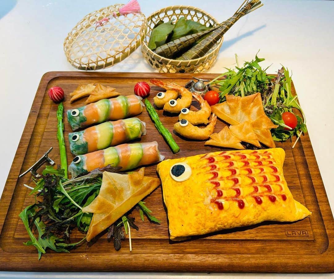 関本賢太郎のインスタグラム：「我が家の子供の日ご飯🎏  #子供の日 #鯉のぼり」