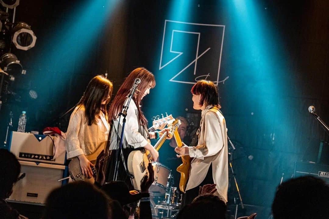 リアルのインスタグラム：「ЯeaL Яock Яevolution 10th anniversary EP『Our New ЯeaL』release tour  2023.04.09 @ club vijon  Thank you!!  photo by （ @ky5290_sr400 ） #ЯeaL #ЯeaL10周年」