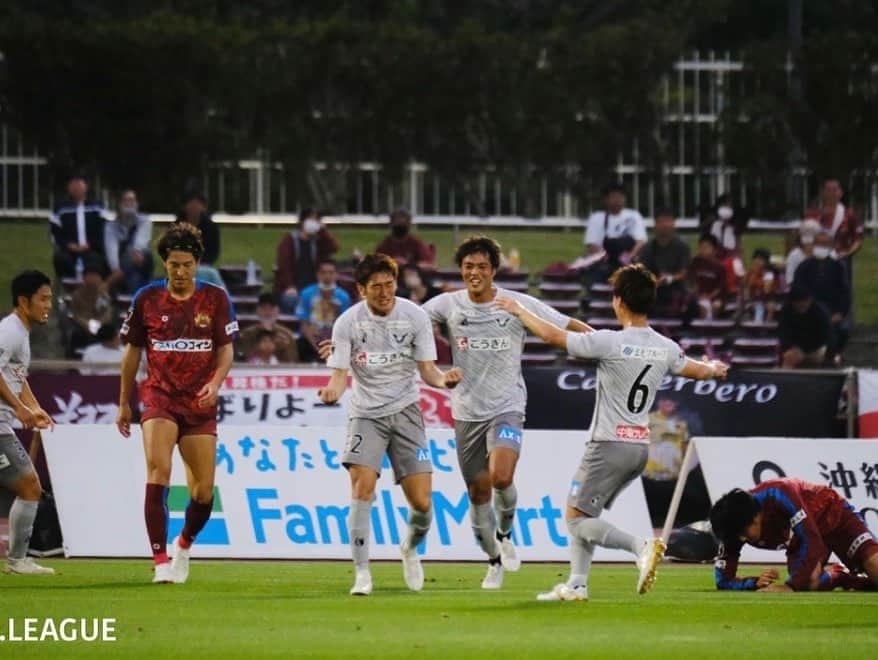 澤上竜二のインスタグラム：「FC琉球戦！ 拓くん、富樫ナイスー！  #ガイナーレ鳥取#米子#鳥取#沖縄#琉球#勝利#+3」