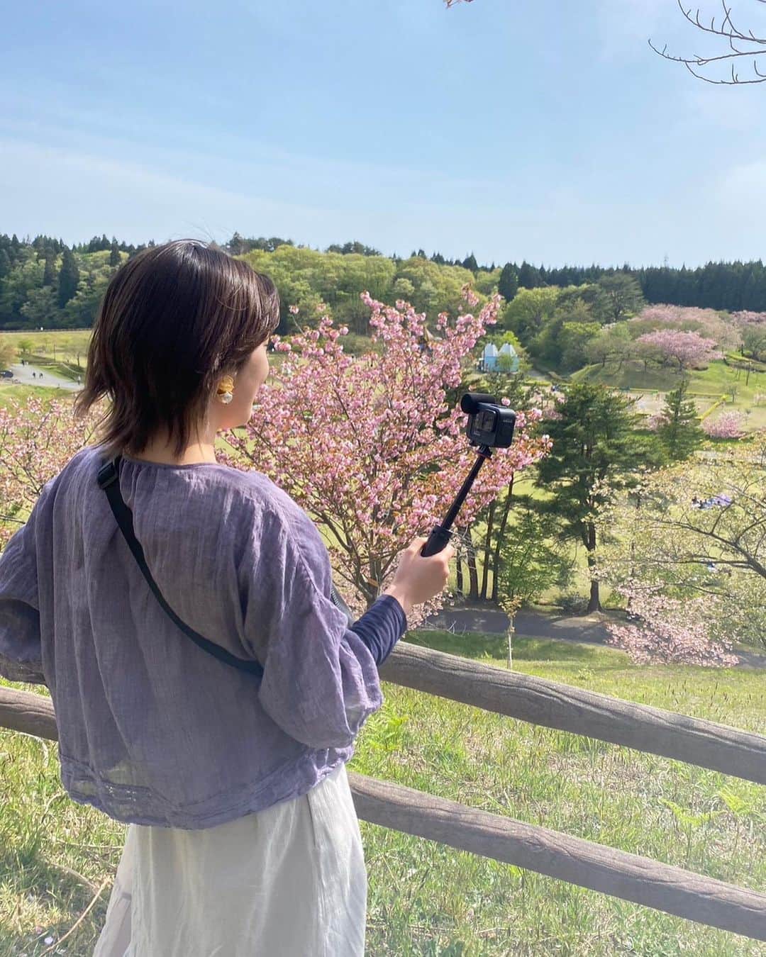 湯木慧さんのインスタグラム写真 - (湯木慧Instagram)「日本国花苑桜まつり！🌸 での湯木さん ババヘラアイス美味しかった次の日も食べた #秋田 #井川町 #日本国花苑 #桜まつり」5月5日 19時54分 - yukiakirart