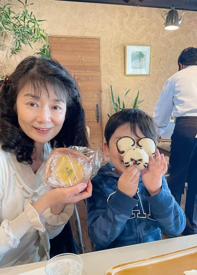 大津びわ子のインスタグラム：「こどもの日🎏って、わかっています❣️今年の孫の日は、10月15日というのも知っています😎笑」