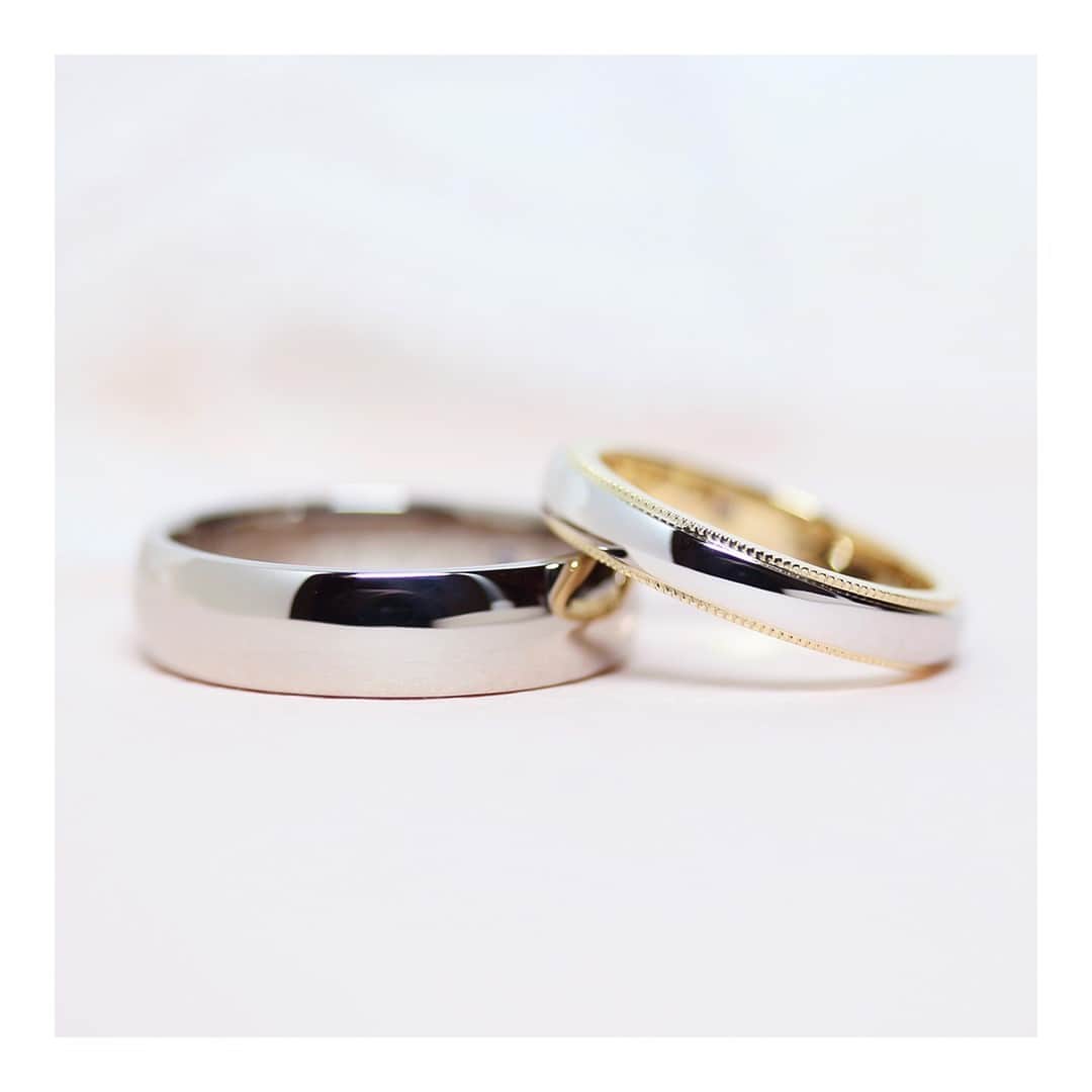 ith / イズ オーダメイド結婚指輪さんのインスタグラム写真 - (ith / イズ オーダメイド結婚指輪Instagram)「コンビカラーがお好きな女性と、 幅の太いシンプルな指輪がお気に入りの男性。 お二人の好みを取り入れて 結婚指輪をお仕立てしました。  鏡のように磨き上げたプラチナをベースに、 男性は幅を広く持たせ 女性はゴールドのミル打ちを組み合わせる アレンジを施しました。  お揃い感たっぷりながら、 お互いの個性もしっかり表現された お二人だけのデザインが見つかりましたね。  ▽ 指輪について 結婚指輪(男性)：アンダンテ K18WG：119,000円〜  結婚指輪(女性)：コローレ Pt950/K18YG：164,000円〜  ***** ith公式アカウント情報 *****  【WEB🔗】 @ith_marriage TOPへ 　☞ プロフィールURLをタップ  【ハッシュタグ🕊】 #イズマリッジ  *********************************  【 #鍛造リング 🔨】 #シャンパンゴールド も選べる 職人の手で鍛え上げた高密度のお仕立て  【 #ライフスタイルジュエリー 】 さりげなく毎日を彩るジュエリー ith ECストア ☞  @ith_jewelry   #結婚指輪 #マリッジリング  #シンプル #こだわり #カスタマイズ #オーダーメイド #オーダーメイドリング  #結婚指輪探し #結婚指輪選び #結婚指輪オーダー #手仕事 #指輪選び #指輪探し #福岡花嫁 #コンビカラー #結婚準備 #プレ花嫁 #花嫁準備 #ゴールドリング  #ダイヤモンド #2023夏婚 #2023秋婚 #2023冬婚  #2024春婚 #太幅リング  お問い合わせコード：21429」5月5日 11時45分 - ith_marriage
