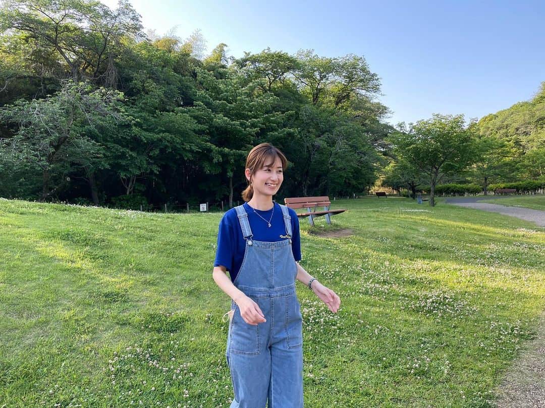 河村唯（うめ子）のインスタグラム：「ダニエルくんのTシャツ新調した。500円引きのクーポン使えた。  とりあえず、舞っておく。  #sanrio #ダニエル #パシオス　 #GW #公園」