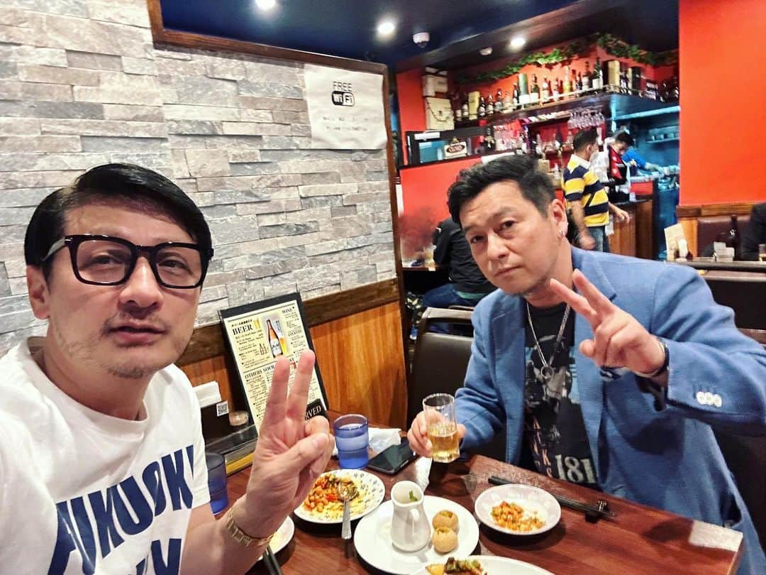 黒沢薫さんのインスタグラム写真 - (黒沢薫Instagram)「昨夜は#松尾潔　さんと大久保の　#ネパール居酒屋モモ へ。からの三軒はしご笑 よく食べ、よく飲み、よく話した夜。#lastnight #dinner #napalfood #music #soul #rb #singer #lovelife #instafood #cheers」5月5日 11時59分 - kaorukurosawa_lovelife