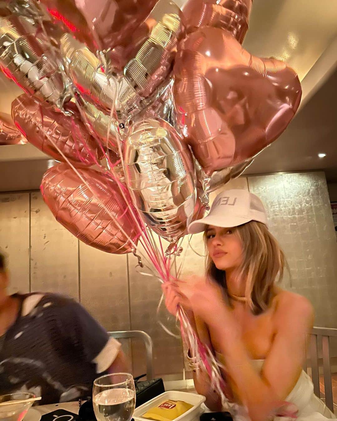 ハイディ・クルムさんのインスタグラム写真 - (ハイディ・クルムInstagram)「LENI 🥳🎉🎂❤️」5月5日 12時21分 - heidiklum