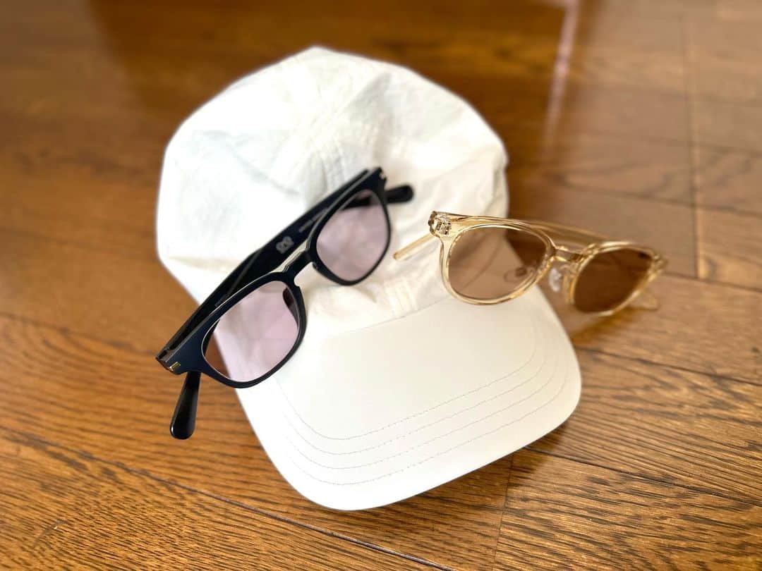 のインスタグラム：「✩͓̊ New glasses ✩͓̊  気に入って頻繁に使ってる 800円のベージュのサングラスも まだまだ使えるんだけど…  @journalstandard.jp  マットブラックのフレームが好みで しかも軽くてかけやすくて即決🥰  レンズを変えたんだが、 ピンクっぽいのにすればよかったな🤨 明日変えにいくかな…(早  あ、Zoffです。 サングラスはブランドものより リーズナブルなメガネ屋さん派🤪  𓏸꙳⋆⸜⸜˙ 𓏸꙳⋆⸜⸜˙ 𓏸꙳⋆⸜⸜˙ 𓏸꙳⋆⸜⸜˙ 𓏸꙳⋆⸜⸜˙ 𓏸꙳⋆⸜⸜˙ 𓏸꙳⋆⸜⸜˙ #zoff #サングラス」
