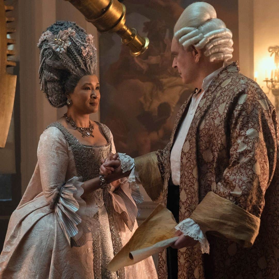 Vogue Australiaさんのインスタグラム写真 - (Vogue AustraliaInstagram)「In @NetflixANZ’s new #Bridgerton spin-off, ‘Queen Charlotte: A Bridgerton Story’, a royal romance takes centre stage: that of Queen Charlotte and King George. But while ‘Queen Charlotte’ is a fictional drama, its main characters are indeed based on two real-life monarchs—King George III, who ruled the United Kingdom from 1760 until 1820, and his wife Queen Charlotte—who experienced quite the troubled romance both off and on screen. So, what’s the true story behind the royal couple’s romantic tale? Read more at the link in bio  📷 @NetflixANZ」5月5日 12時30分 - vogueaustralia