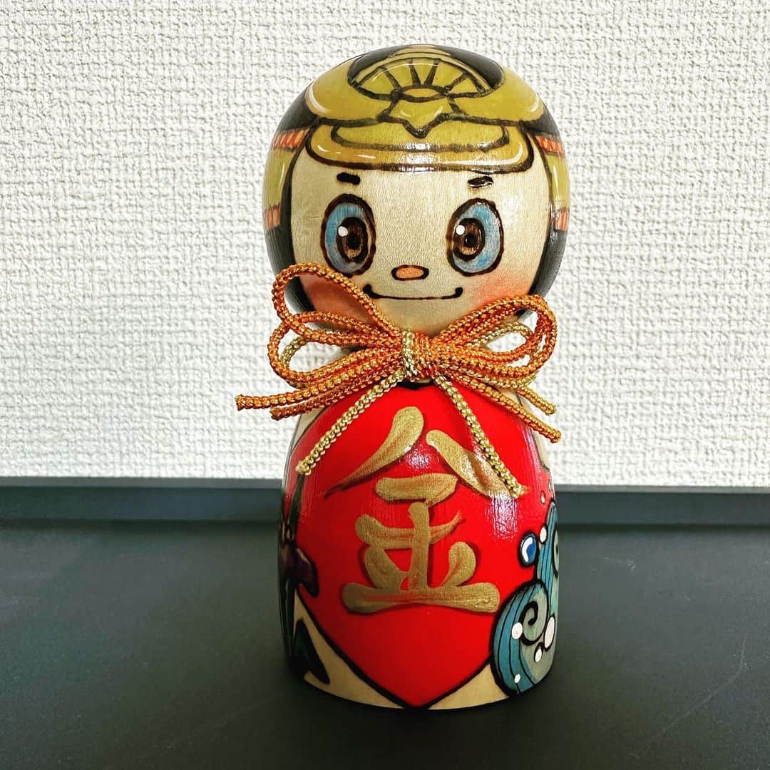 やしろ優さんのインスタグラム写真 - (やしろ優Instagram)「うちの5月人形は #コケッツ　さんの作品❤️  かわいすぎです💕‼️‼️  私は コケッツさんの大ファン💕💕💕 いろんな子達がうちにいるんです☺️✨✨  5月人形もコケッツさんの作品で、毎年出すの、ワクワクしちゃいます㊗️😍😍😍  やさ丸くんよ、すくすく元気に育てー😙‼️」5月5日 12時40分 - yashiroyuuuu
