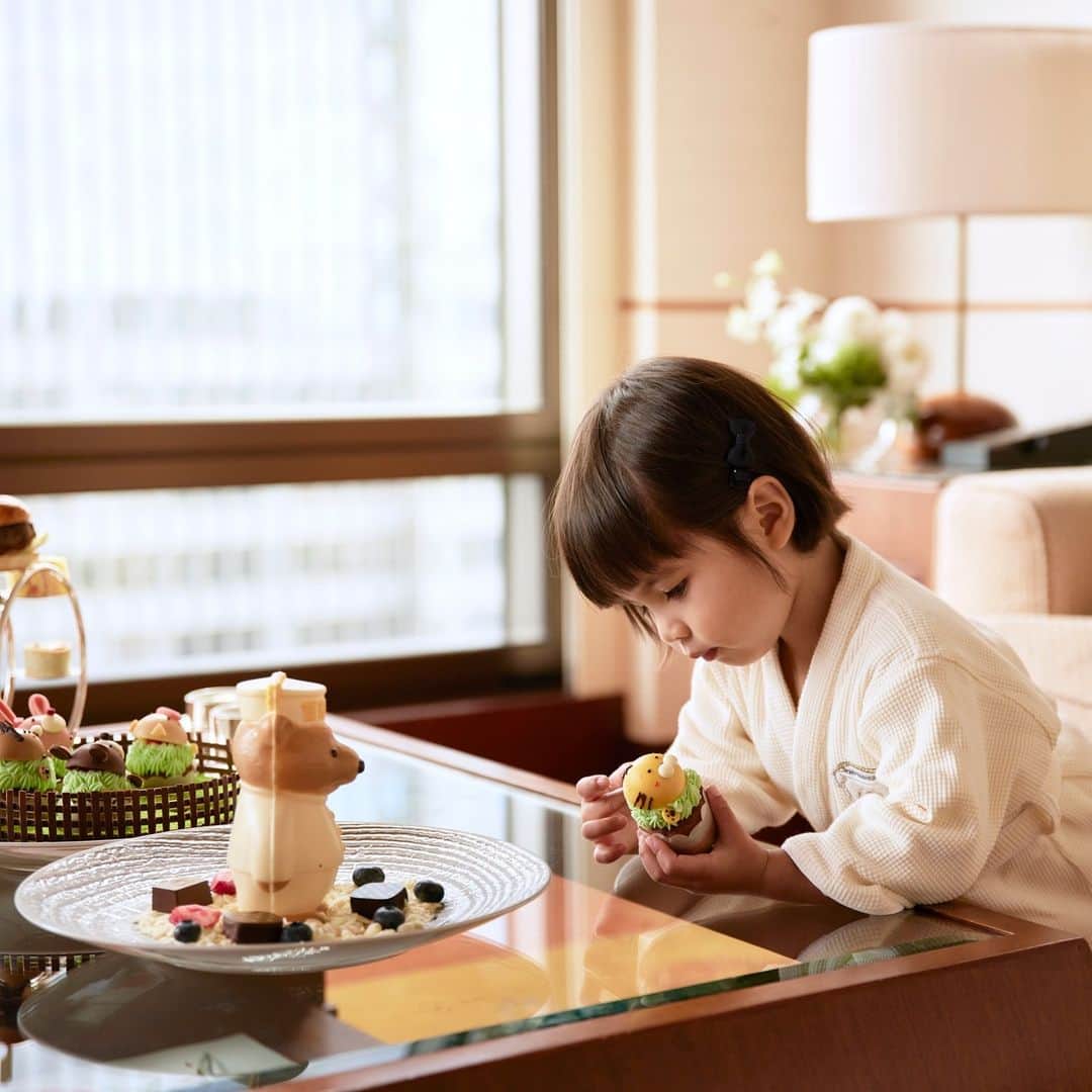 The Peninsula Tokyo/ザ・ペニンシュラ東京さんのインスタグラム写真 - (The Peninsula Tokyo/ザ・ペニンシュラ東京Instagram)「今日は「こどもの日」で端午の節句の日ですね。ザ・ペニンシュラ東京でも、お子さまの成長をお祝いするアメニティやお食事をご用意しております♪  Happy Children's Day! Let your little ones embark on an exciting adventure at The Peninsula Tokyo.」5月5日 13時11分 - thepeninsulatokyo