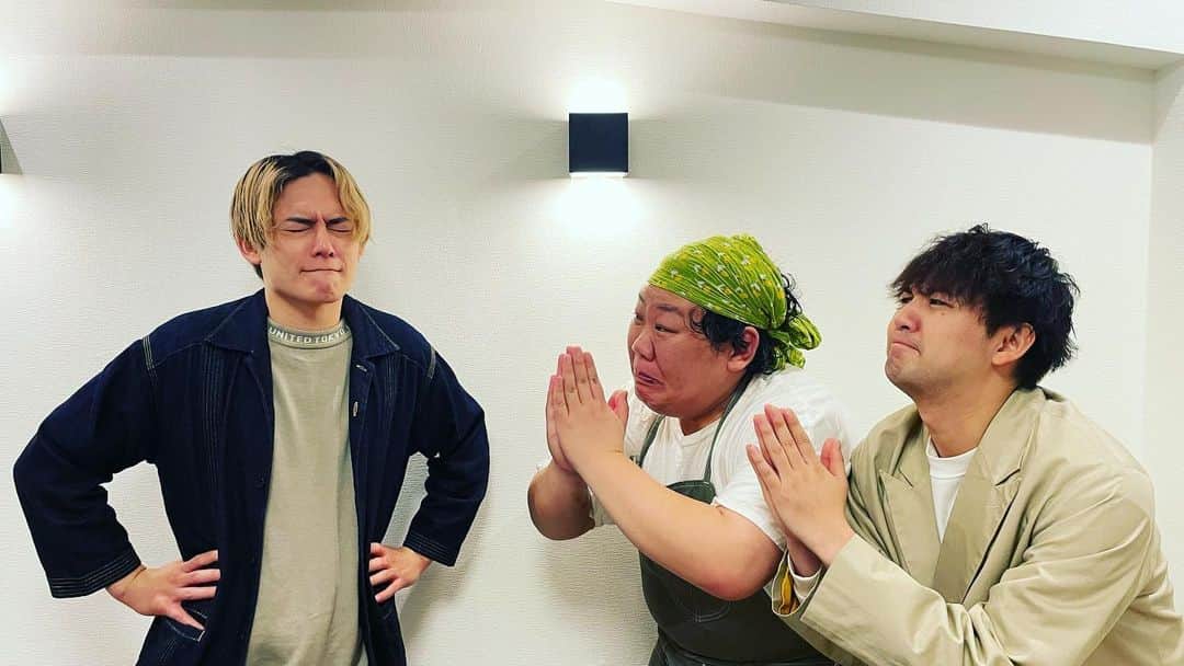 てつ丸さんのインスタグラム写真 - (てつ丸Instagram)「先日は元新撰組リアンであり、元キュウレンジャーであり、現吉本の先輩である榊原徹士さんとYouTube撮影させてもらいました！！ 一本分撮るつもりが盛り上がりすぎて3本分になりました！！ 頼れる兄貴！！！  後日「ラフリベンジャーズch」にてアップされるのでお楽しみに！  #キュウレンジャー」5月5日 13時16分 - jojomaru139