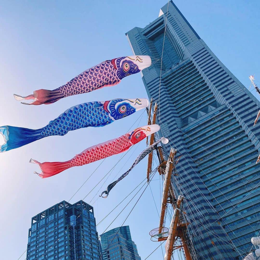 横浜ロイヤルパークホテルのインスタグラム：「. 本日、5/5（金・祝）はこどもの日🎏 お子様の健やかな成長を願いながら、ご家族で素敵な時間をお過ごしください。  #横浜ロイヤルパークホテル  #yokohamaroyalparkhotel」