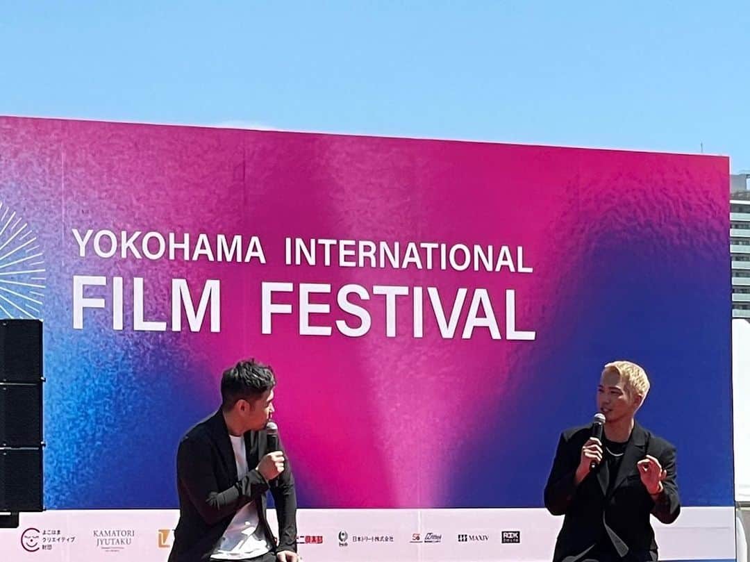 野替愁平さんのインスタグラム写真 - (野替愁平Instagram)「📍 #横浜国際映画祭 トークショー w/ @shinashina0426   あっという間の30分。 とりあえず、品川さんが好きな映画のバビロン、観ます🔥  集まってくれた皆さん 暑い中 ありがとうございました🥵✨」5月5日 13時56分 - sway_ldh