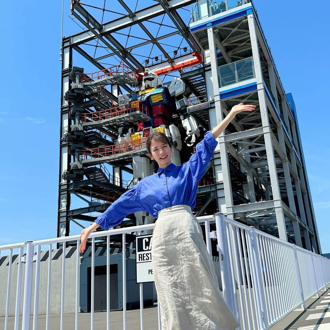 宇内梨沙さんのインスタグラム写真 - (宇内梨沙Instagram)「横浜・山下埠頭にある 「#ガンダムファクトリーヨコハマ 」 から #ひるおび 中継でした💡  高さ18メートル、等身大のサイズ 動き出す演出は見入ってしまいました☺️  私が好きなシリーズは SEEDと第08MS小隊です❤︎  こちらの施設は 来年の3/31までなので いつか行こうと思っている方はお早めに🥺  #スレッタもいたった」5月5日 13時56分 - risaunai