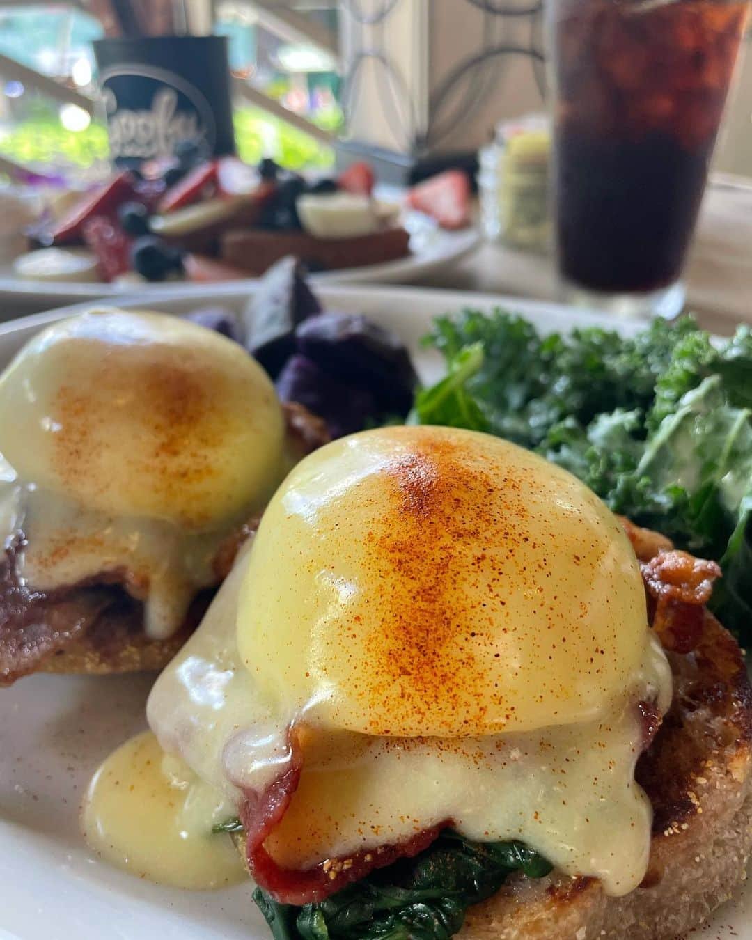 佐野友妃子さんのインスタグラム写真 - (佐野友妃子Instagram)「Goofyで必ず食べるmorning🥞💛🌈 ここのエッグベネディクト最高よ🥹  #HAWAII#Honolulu#waikiki#ハワイグルメ #ハワイ旅行 #ハワイおすすめ #ハワイモーニング #breakfast #ハワイグルメ#アサイーボール#エッグベネディクト」5月5日 13時57分 - yukikosano1111