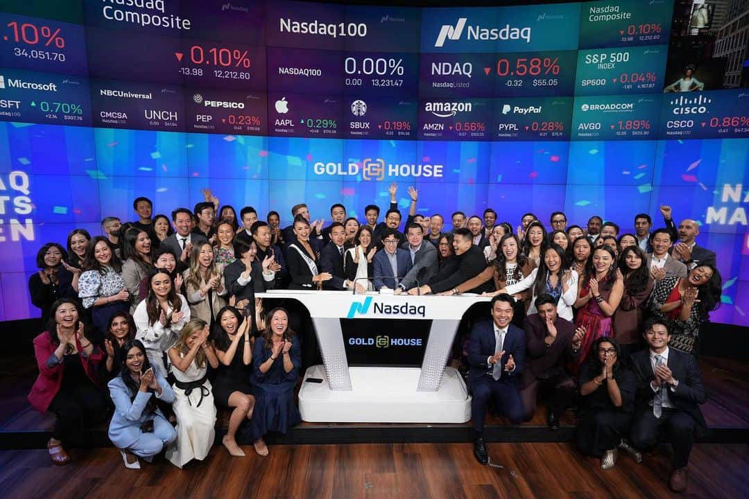 ネイサン・チェンのインスタグラム：「“We are very good at building our own houses and breaking our own ceilings.” Thank you @goldhouseco @bingchen @nasdaq @sehrthads for having me — can’t think of a better way to have kicked off Asian Pacific American Heritage Month than to ring the opening bell alongside some of the most inspiring and accomplished people in my community!」