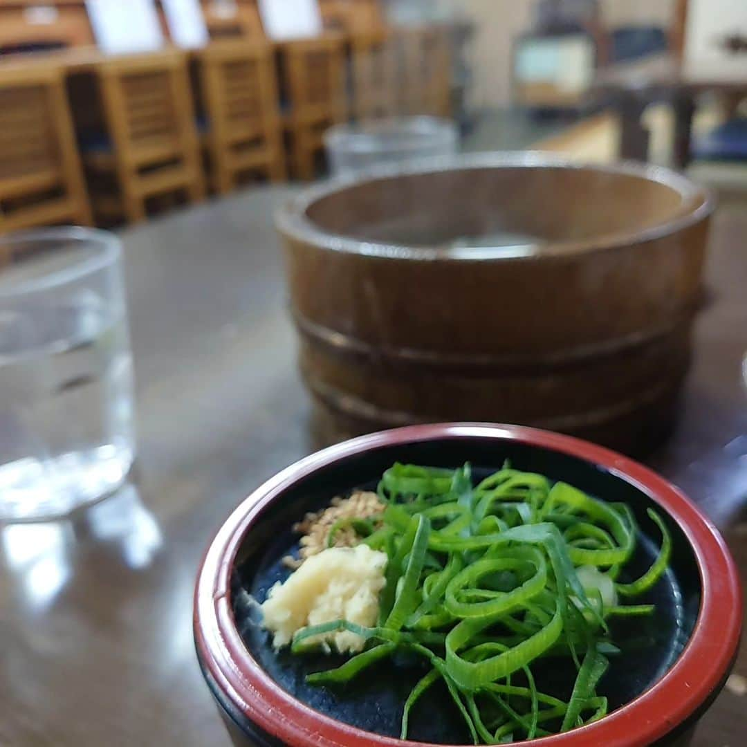 足立玲菜さんのインスタグラム写真 - (足立玲菜Instagram)「久々のGW休み！ 祝日はお仕事の事が多いのでカレンダー通りの長期お休みは贅沢な気分😳  徳島からのフェリーで和歌山へ🛳 美味しいもの食べすぎて肥えました笑  . . . #ゴールデンウィーク旅行 #ゴールデンウィーク #和歌山観光 #美味しいもの沢山食べた」5月5日 14時04分 - reina_adachi