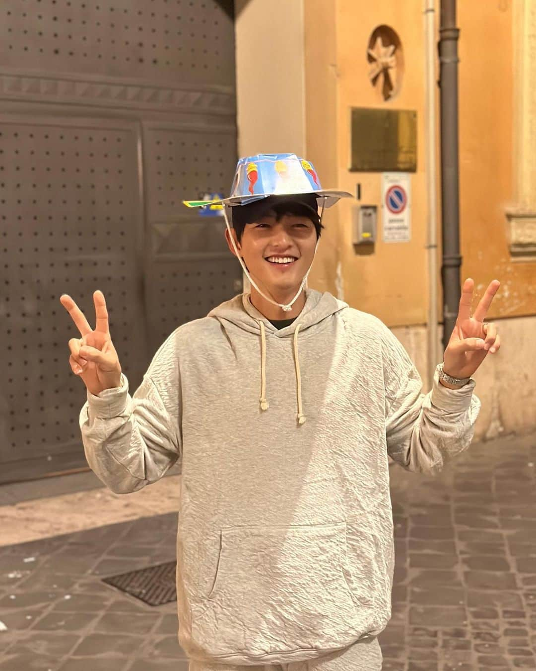 ソン・ジュンギさんのインスタグラム写真 - (ソン・ジュンギInstagram)「NAPOLI🏆💙」5月5日 14時39分 - hi_songjoongki