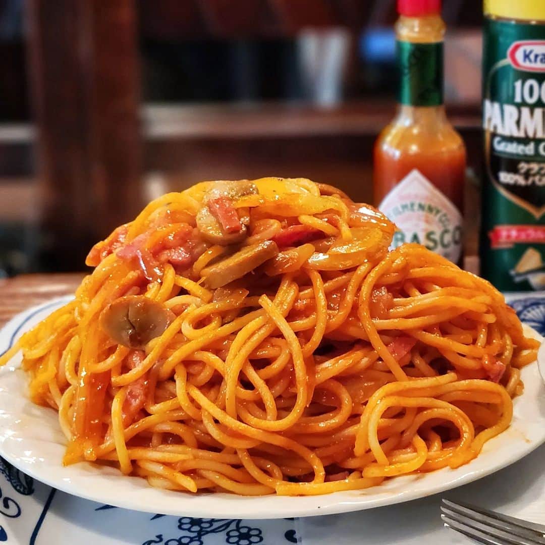 ミスター黒猫（黒猫仙人）のグルメインスタ