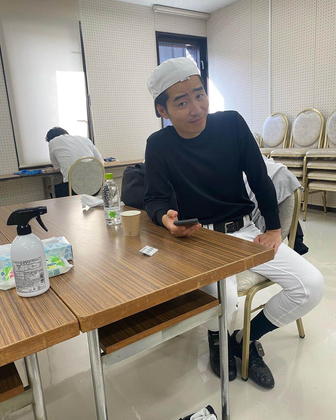 のインスタグラム：「LIFE！今夜21時半から。NHKです。 いつもより放送時間長めで、コントの本数も多そうです。 今日は淳平さんと劇場出番が一緒です。 ちなみにココリコ田中さんも『淳平さん』と呼びます。 見てね。」