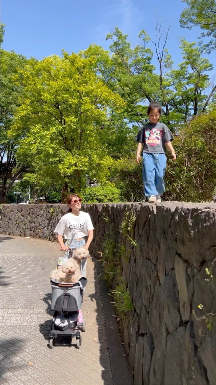 廣瀬規子のインスタグラム：「5月5日、こどもの日🎏  晴れた☀️  公園でお友達も出来て、沢山遊べてよかったね❣️  、、ところで、、 いつまで甘えん坊さんしてくれるかな？？🙄🙈😆 重いからもう長くは続かなくなってしまったけど、、 つい、まだ頑張っちゃう🥹🙈💦  #こどもの日 #公園 #sunnyday #gw」