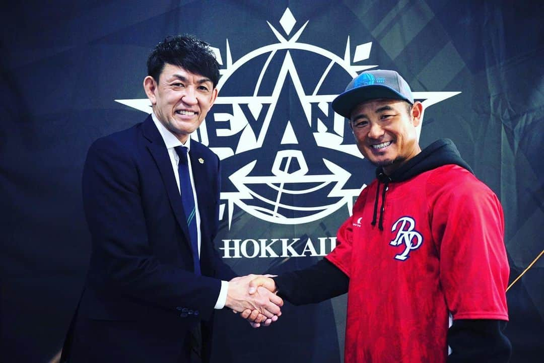 折茂武彦のインスタグラム：「元プロ野球選手　坪井智哉さん⚾️ . . #坪井智哉 #石狩レッドフェニックス #レバンガ北海道 #折茂武彦」