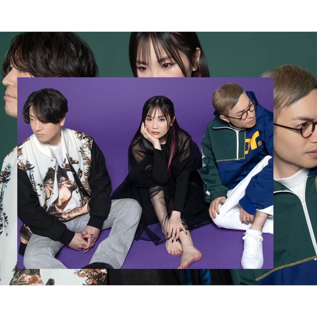 のインスタグラム：「fhána "Runaway World" VISUAL STAFF  Cretive Director：佐藤純一(fhána)  Art Direction & Design : 濱 祐斗 @hama_yuto , 山口真生 (濱祐斗デザイン事務所)  Photographer : 湯浅 享 @yuasatohru   Styling : 小林聡一郎 @soichiro.kobayashi   Hair & Make-Up : 西田裕美子 (Manoa) @nippi55 , 中井正人(DEUCE) @deucenakai   　fhána結成日である本日、日本コロムビアへの移籍第一弾となるNewシングル「Runaway World」の新アー写、ジャケ写が公開されました。  今までは自分でアートディレクションまで担当していましたが、今作からアートディレクター&デザイナーとして『少女⭐︎歌劇レビュースタァライト』や『harmore』などのアートワークを担当されている濱祐斗さんにし参画して頂きました。 スタァライトでご一緒してからずっとデザイン良いなと思っていたので嬉しいです。  衣装、ヘアメイクはこれまでと変わらず小林聡一郎さん、西田裕美子さん、中井正人さんです。  フォトグラファーは濱さんのご紹介で湯浅享さんに初めてお願いしました。  新しいfhánaのビジュアルをよろしくお願いいたします。  #fhána #RunawayWorld」