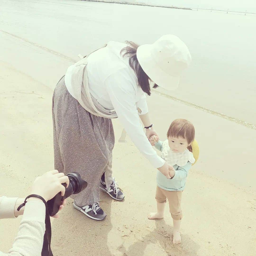 松本隆博のインスタグラム：「。⁡ ⁡孫に海を見せに行きました。⁡ ⁡彼にとって生まれて初めての⁡ ⁡海です🌊…それから甲子園の⁡ ⁡ららぽに行き「親友」の流れる⁡ ⁡アカチャンホンポで沢山、、⁡⁡ 水着や⁡夏物の肌着、玩具など ⁡買わさ…否、買いました⁡。 ⁡(￣▽￣;)⁡⁡ ⁡ ⁡還暦少年 松本隆博⁡⁡」