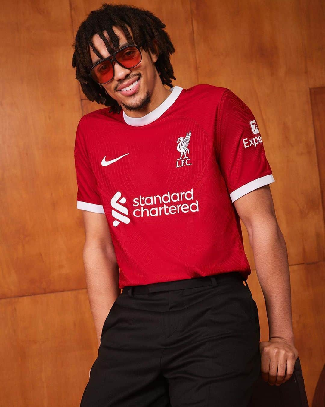 リヴァプールFCさんのインスタグラム写真 - (リヴァプールFCInstagram)「Inspired by the ‘70s but it’s never looked fresher. 🪩⚡」5月5日 16時10分 - liverpoolfc